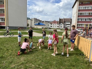 Детская игровая площадка в микрорайоне Корени