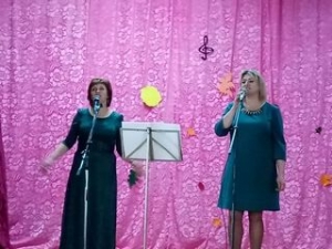 «А года, как строчки в песне…»