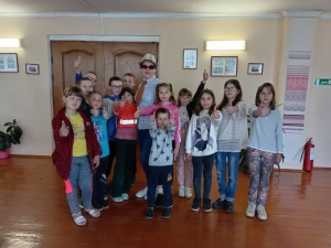 Работа детских игровых площадок  продолжается в агрогородках Сморгонского района