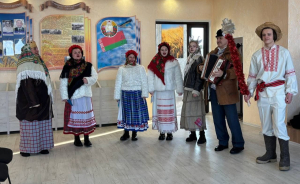 Калядоўшчыкі ДУК "Смаргонскі раённы цэнтр культуры" наведалі калектывы ААТ "Смаргоньаграсервіс" і УВП "Смаргонскі камбінат хлебапрадуктаў"