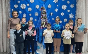 Мастер класс &quot;Новогодние игрушки&quot; и выставка &quot;Волшебная снежинка&quot;