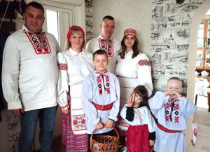 Лылойцiнскi калектыў узгадаў старадаўнi абрад “Валачобнiкi” для сваіх землякоў