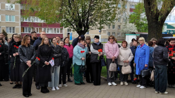 Акция памяти у мемориальной доски «Ликвидаторам Чернобыльской катастрофы»