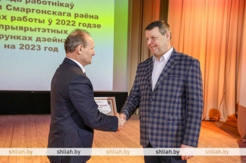 Главный герой рубрики &quot;КАДРЫ РЕШАЮТ ВСЁ &quot; - аккомпаниатор народного хора ветеранов ГУК &quot;Сморгонский районный центр культуры&quot; Игорь Ковальский отмечает своё 60-летие