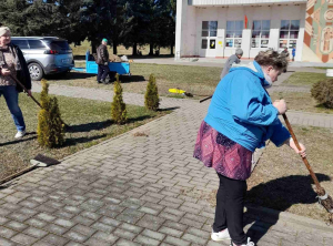 Культработники Сморгонщины вышли на республиканский субботник