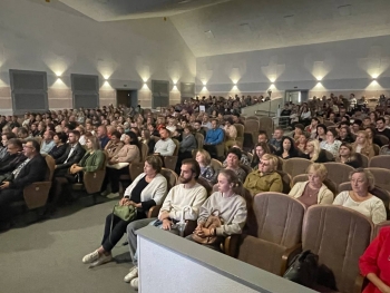 В РЦК прошла премьера исторической драмы «На другом берегу»