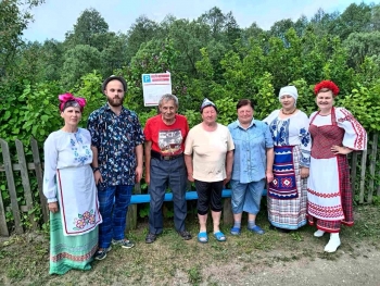 Mузыкально - развлекательная программа &quot;Под весенним солнцем&quot;