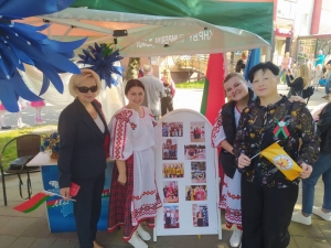 На пешеходном бульваре праздновали День народного единства!